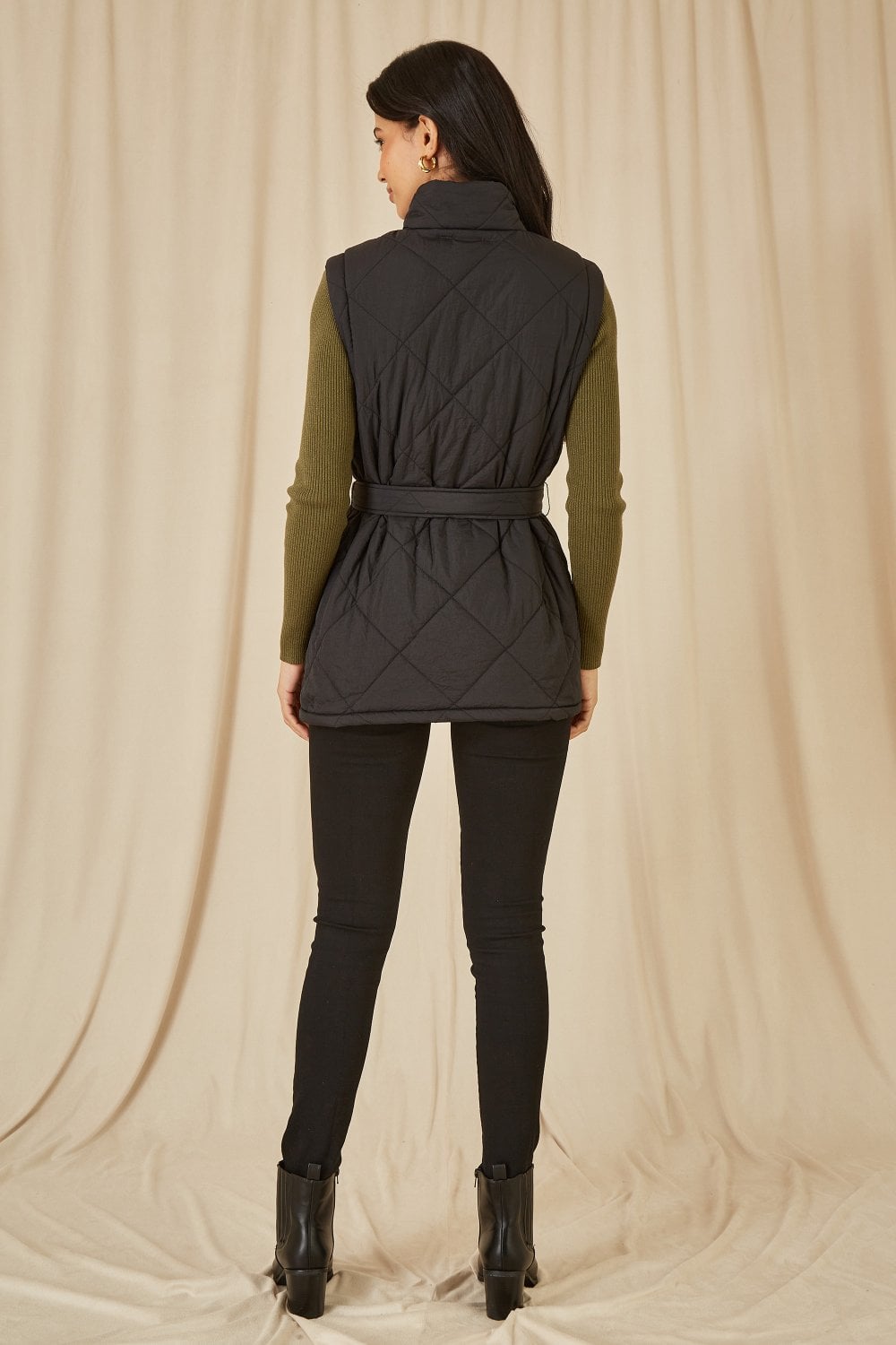 Yumi Black High Neck Quilted Gilet With Belt
